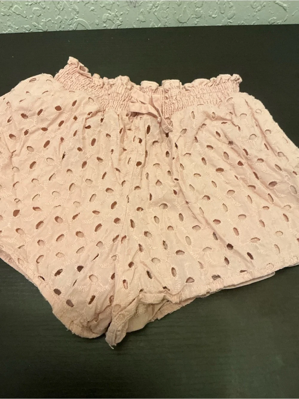 Guess Eyelet Flutter Shorts - Peach short with pockets